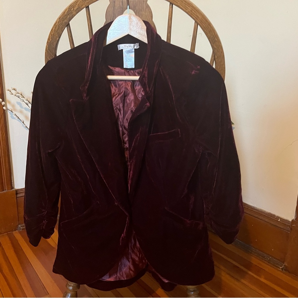 Esley “Fine and Sandy” red velvet blazer. new condition.
